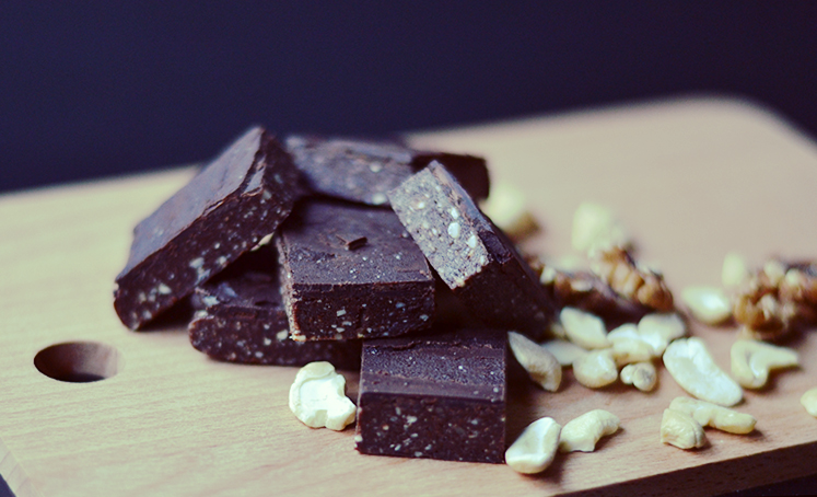 Raw Double Chocolate Squares // bananabloom.com #raw #vegan #recipe #chocolate