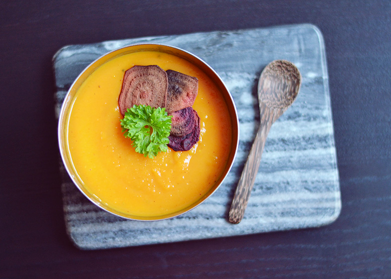 Creamy Pumpkin Soup (vegan) // http://BananaBloom.com #vegan #soup #cooking #recipe