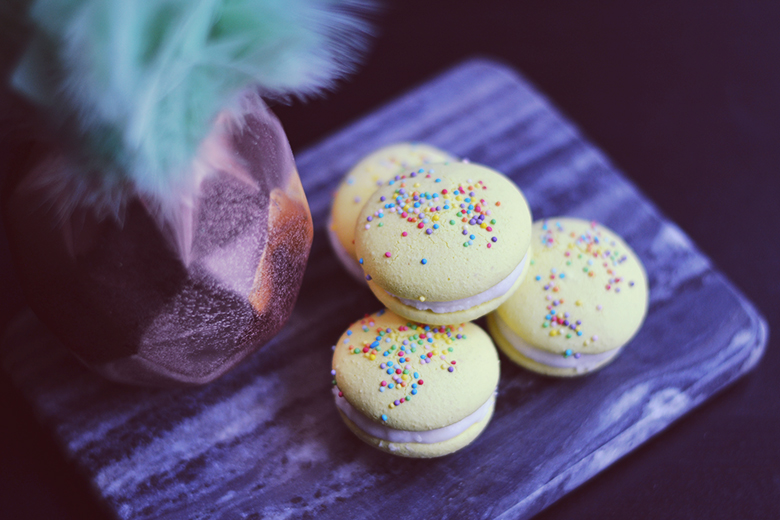 Vegan Macarons // BananaBloom.com #vegan #macarons #baking