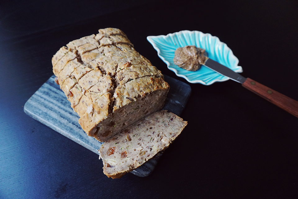 Vegan Zucchini Banana Bread // http://BananaBloom.com #vegan #glutenfree #bread