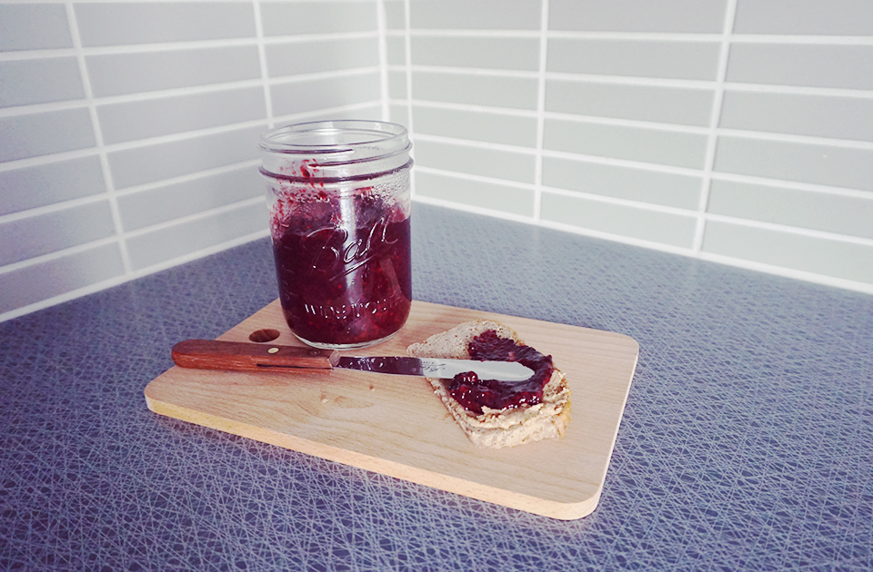 How to Make Chia Seed Jam in 5 Minutes // http://BananaBloom.com #chiaseedjam #recipe #baking