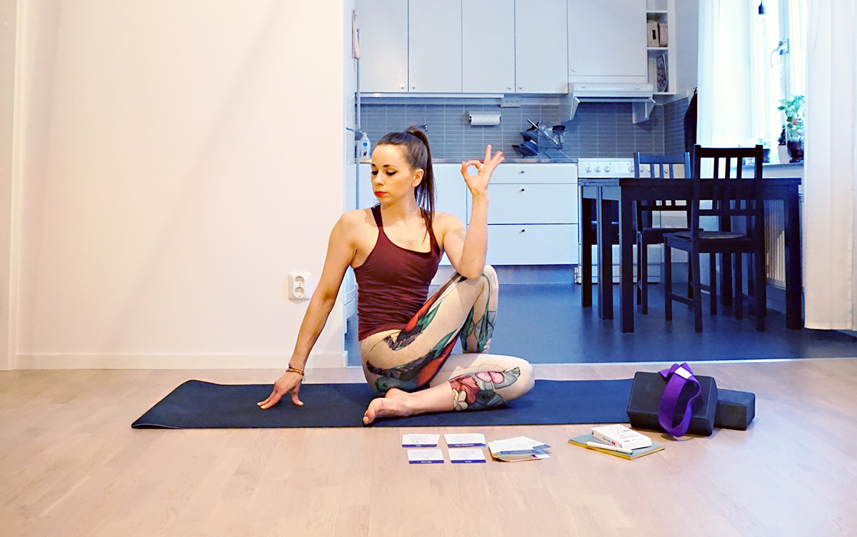 How to Create a Home Yoga Flow | http://BananaBloom.com #yogaflow #athomeyoga #yogapractice #yoga