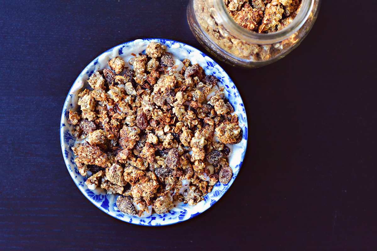 Banana Raisin Cluster Granola | http://BananaBloom.com