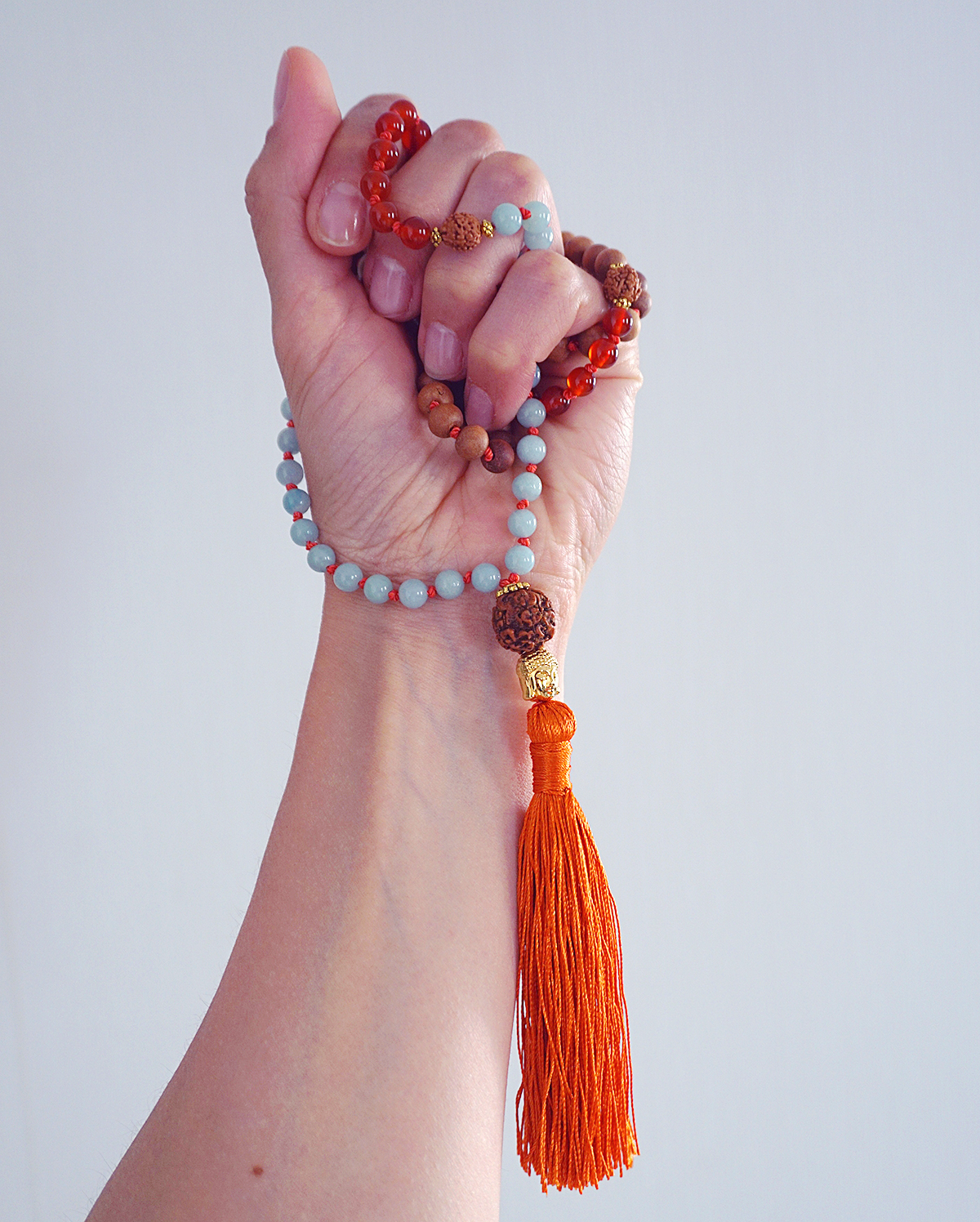 How to Use a Mala | http://BananaBloom.com #malabeads #yoga #mala #meditation