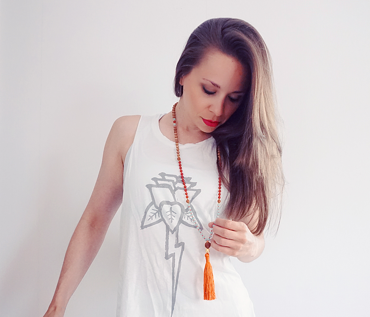 How to Use a Mala | http://BananaBloom.com #malabeads #yoga #mala #meditation