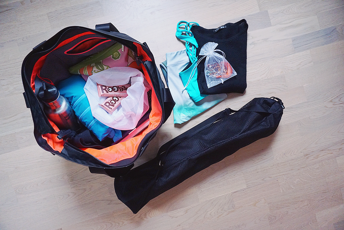 What I Pack for a Weekend Yoga Festival | http://BananaBloom.com #yoga #yogafestival #yogaclothes