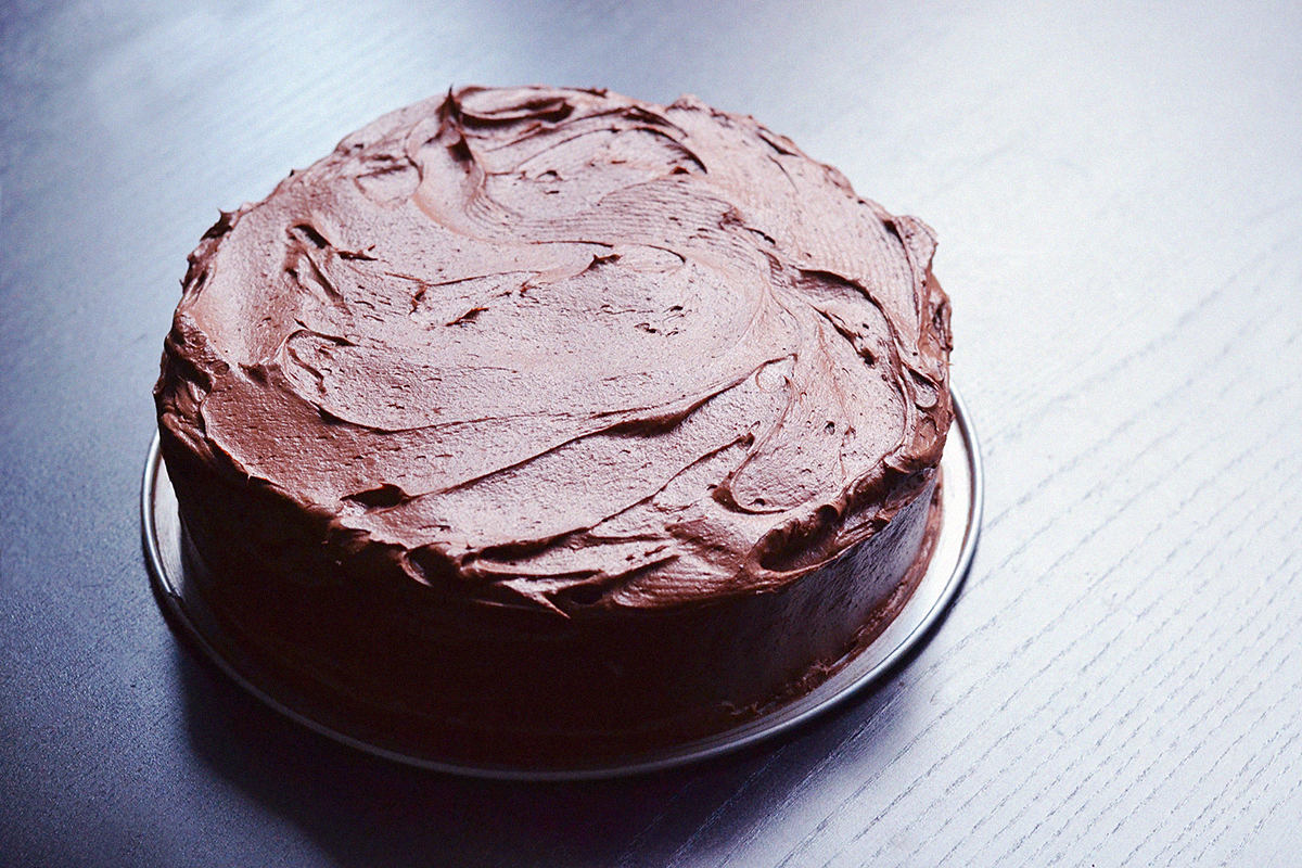 Decadent Vegan Double Chocolate Cake | http://BananaBloom.com